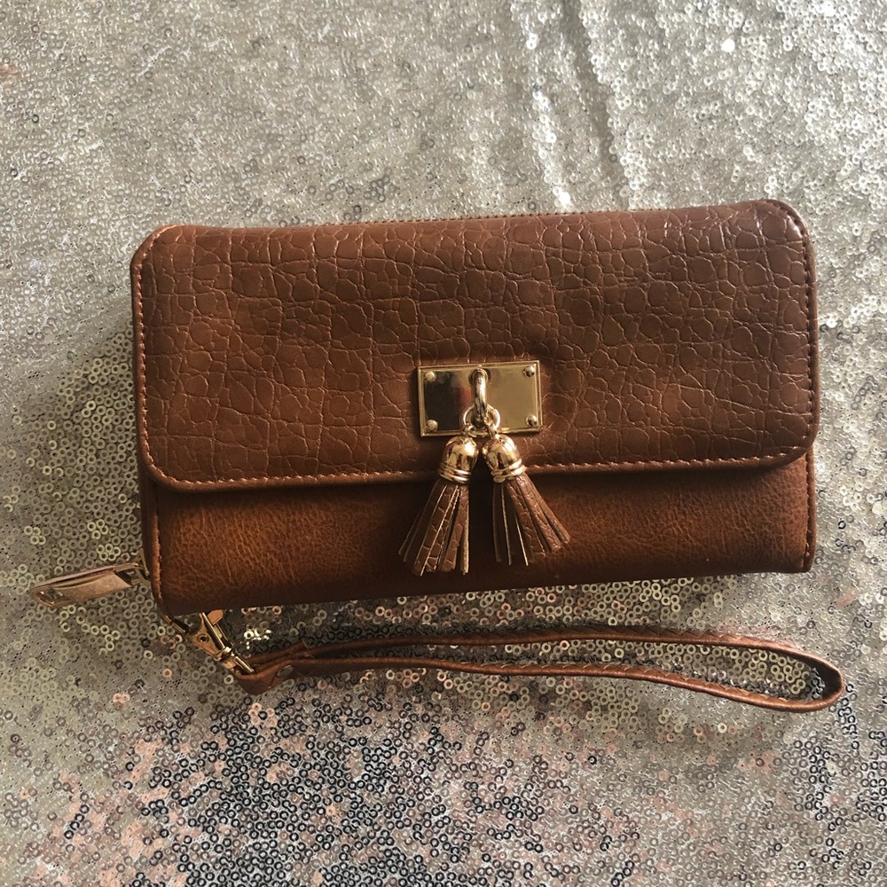‼️Coming Soon‼️Cognac Wallet Wristlet - Picture 1 of 9
